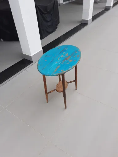 Mesa lateral antiga Oval 