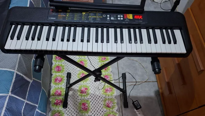 TECLADO MUSICAL YAMAHA PSR F52