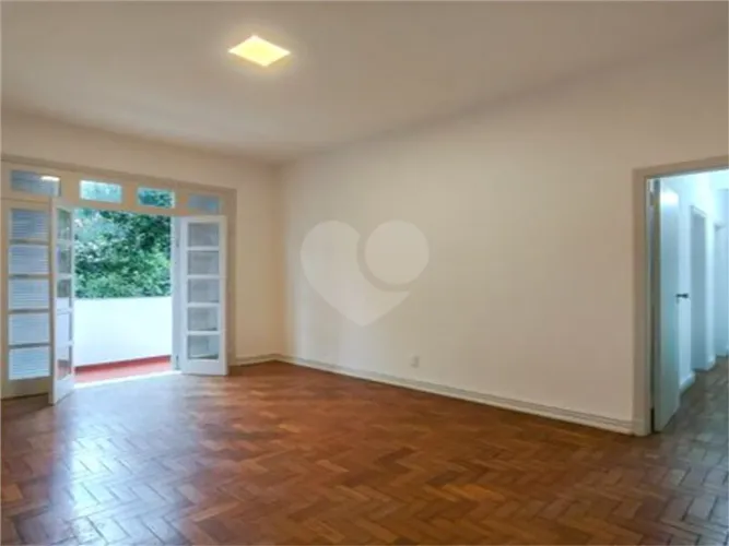 Apartamento à venda com 3 quartos no condomínio Edifício Santo Afonso, Rio de Janeiro - RJ