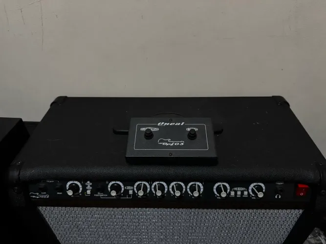 AMPLIFICADOR ONEAL OCG1002 130W RMS - ESTADO DE NOVO