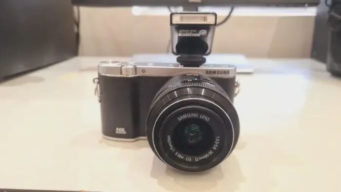 SAMSUNG NX3000