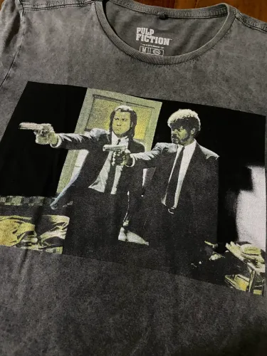 Camiseta Pulp Fiction estonada