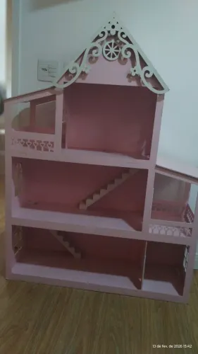Casinha de boneca em MDF rosa