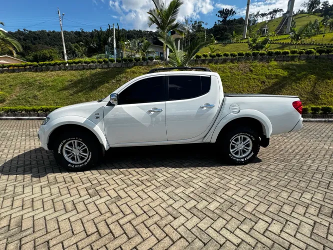 Mitsubishi L200 Triton HPE 3.2 CD TB Int.diesel AUT 2016