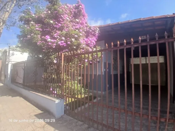 Casa Comercial com 4 quartos para alugar em Belo Horizonte