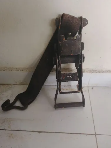 Catraca de amarração de carga.