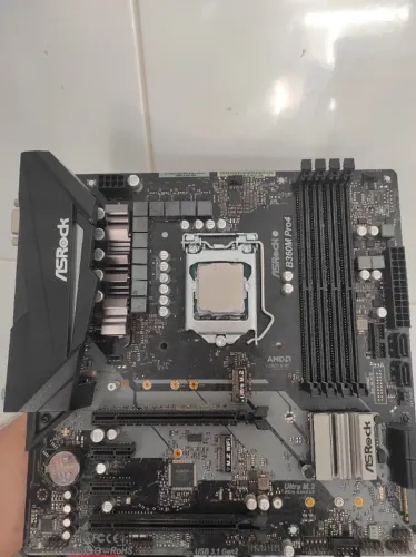 Vendo Um processar Intel I5-8400 SR3QT 2.80GHZ