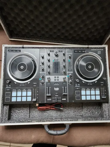 Controladora Hércules DJControl Inpulse 500 + Case 