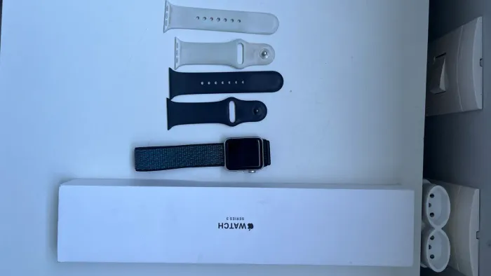 Apple Watch Series 3 38mm + Caixa + Pulseiras extras + Cabo original