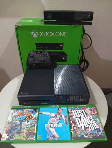 Xbox one completo na caixa com Kinect