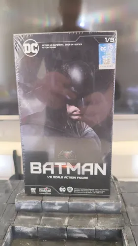 FondJoy Batman ver BVS 1/9 LACRADO
