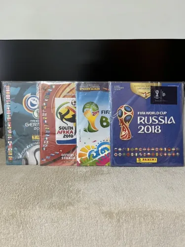 Álbuns Panini da Copa do Mundo FIFA 2006/2010/2014/2018 Completos