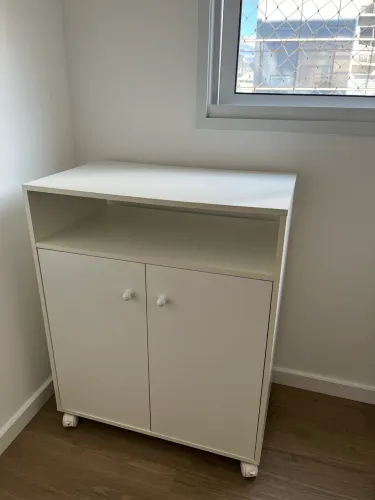 Armário multiuso Tok&Stok 2 portas com rodinhas - branco