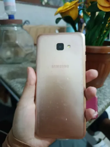 Smartphone usado Samsung J410G android 8.1.0