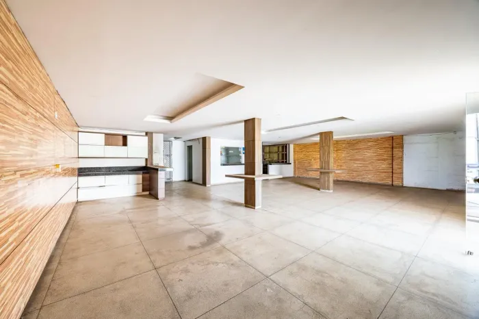 Galpão comercial para locação com 700 m² e 5 salas na Avenida São Paulo