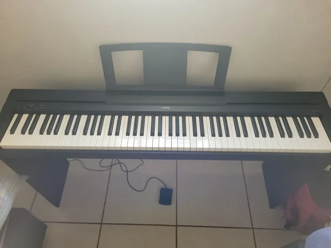 Piano digital Yamaha P-45