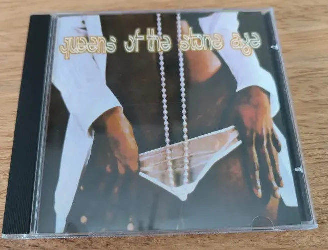 CD: Queens of the Stone Age (Queens of the Stone Age, primeiro álbum, 1998)