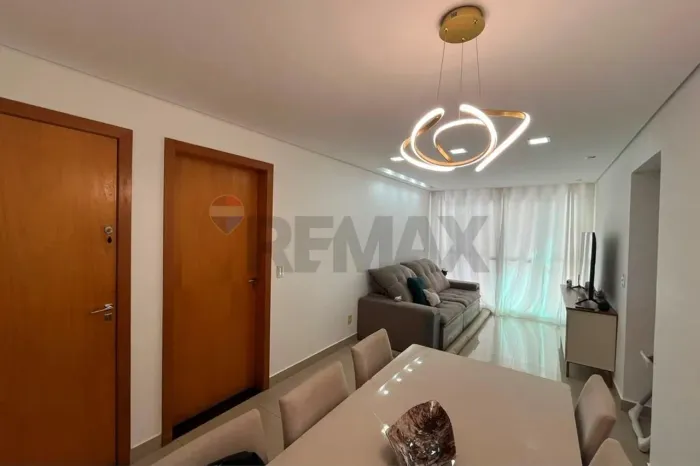 Apartamento com Área Privativa, 3 quartos e 2 vagas no bairro Renascença