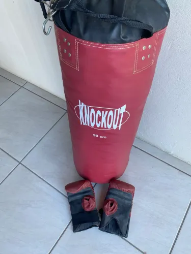 Saco de pancada 90cm + Luvas