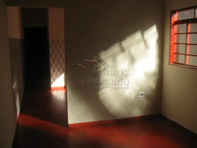 Casa Padrão para Venda no Bairro Vila Albertina, em Ribeirão Preto
