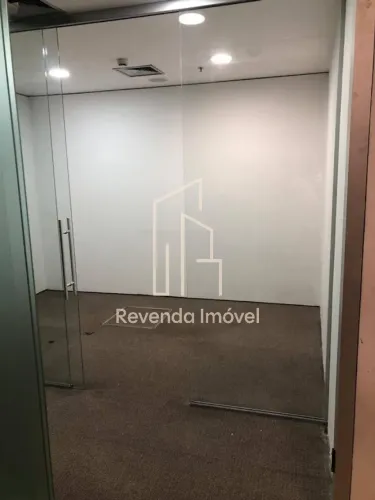 Sala Comercial na Avenida Engenheiro Luiz Carlos Berrini - São Paulo