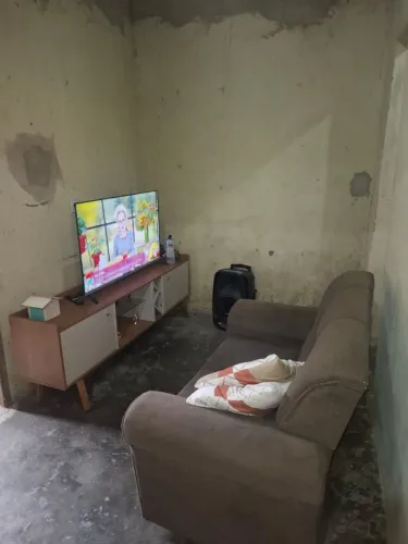 Vendo ou troco casa (troco em outra). Interessados favor chamar aqui
