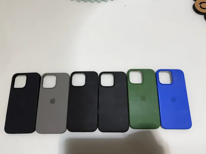 Vendo 6 capinhas para iPhone 16 Promax novos