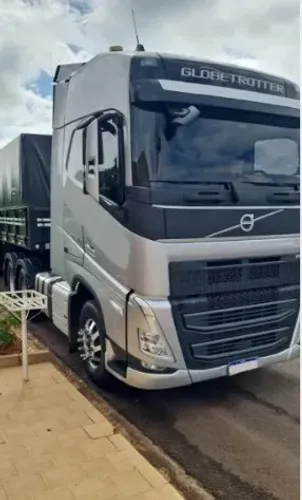 Caminhão Volvo