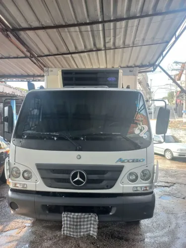 Mercedes Bens Accelo 1016 Baú Refrigerado Único Dono Muito Conservado. Novíssimo 