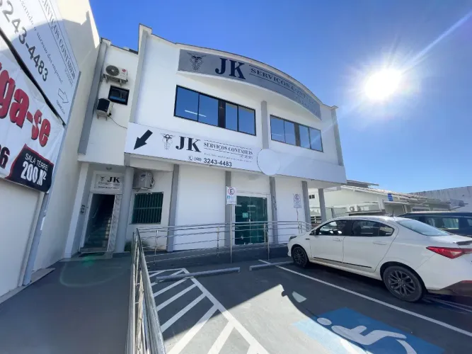 SALA COMERCIAL COM 200M² NO CENTRO DE BIGUAÇU