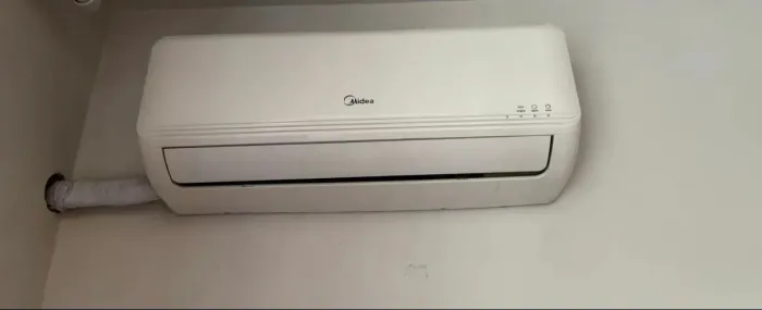 Vendo ar Split Midea 9000 btu / 220v/ (como Instalação)
