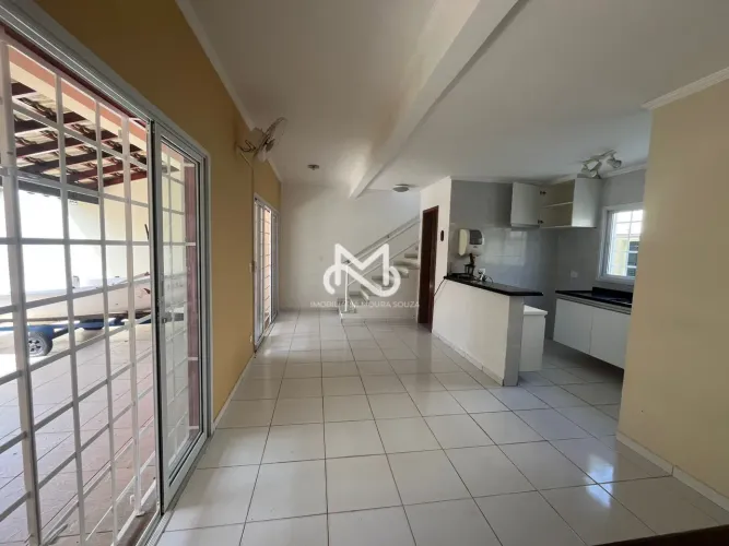 Casa a 200m da praia à venda no Jardim Indaiá em Bertioga/SP