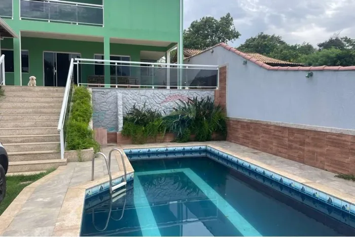 Casa Moderna com Piscina e Suítes em Búzios!