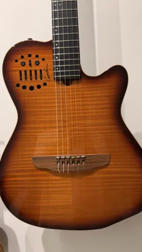 Violão Godin  multiac acs sa light burst flamed 