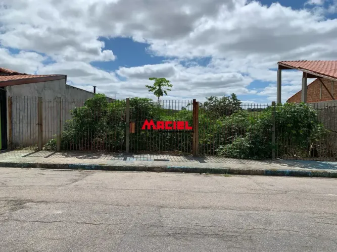 Terreno de 300m² no Campos de São José - Possibilidade de Desdobro
