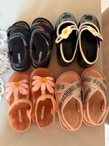 VENDO 4 MELISSAS - Nº 22