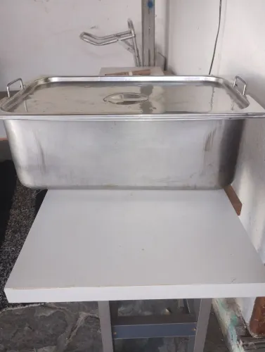 Cuba de alimento com tampa