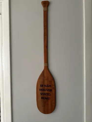 Remo decorativo em madeira maciça