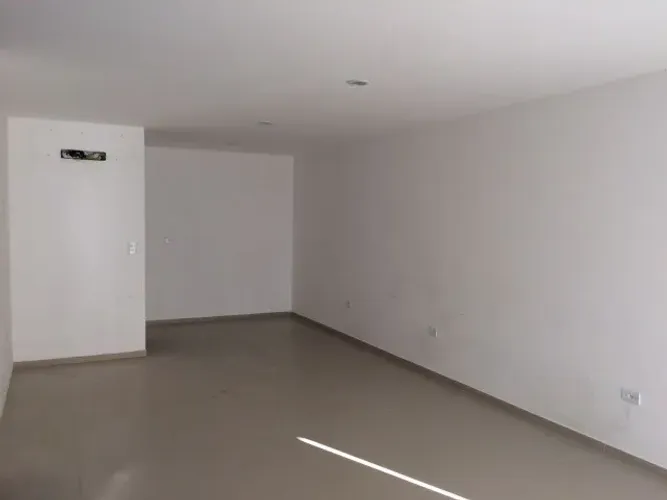 Espaçosa Loja de Alto Padrão no Primeiro Andar em Jardim Atlântico Olinda