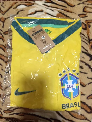 Camiseta do Brasil versão jogador tamanho M