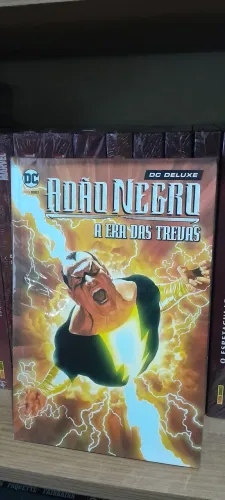 Hq Adão Negro A Era das Trevas DC Deluxe Panini