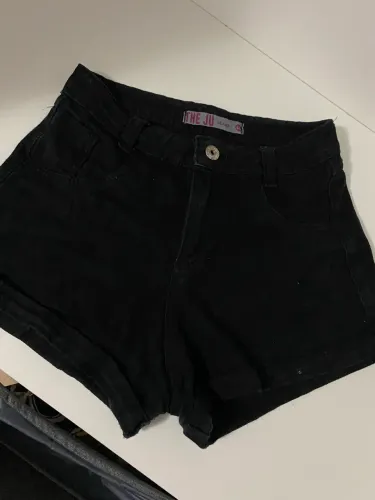 Short jeans