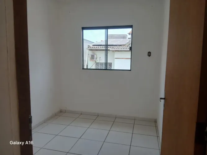 Aluga-se apartamento