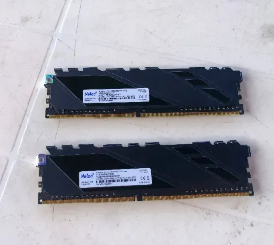 Memória RAM Netac Shadow 16GB DDR4 3600MHz (USADA) - 2x8