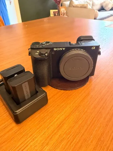 Sony A6500 (Case, carregador e baterias)