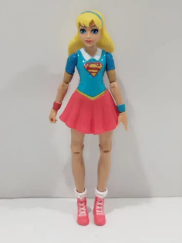 Boneco DC super hero girls original.