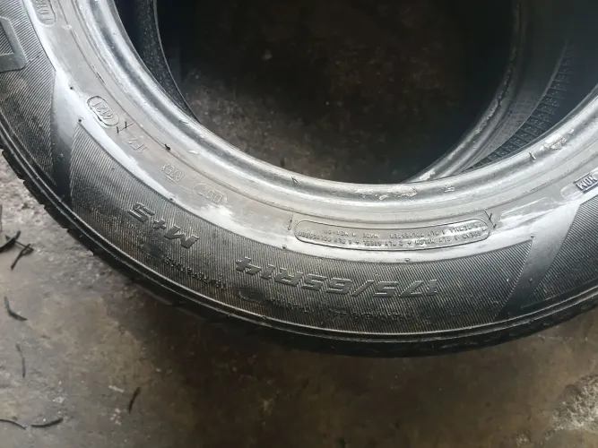 Pneu a venda. 1 7 5 65 R14