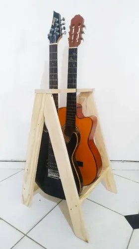 Suporte para guitarra violão baixo com 3 lugares<br>Medidas: 69cm x 50cm x 45cm
