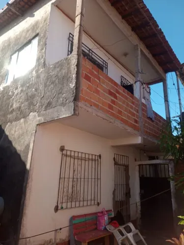 Casa 02 andares (fundos com entrada para moto) com quintal grande, na Marambaia