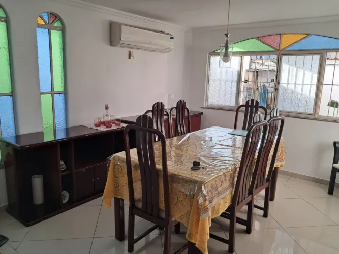 Casa para Venda em Nova Iguaçu, Vista Alegre, 5 dormitórios, 2 suítes, 4 banheiros, 4 vaga